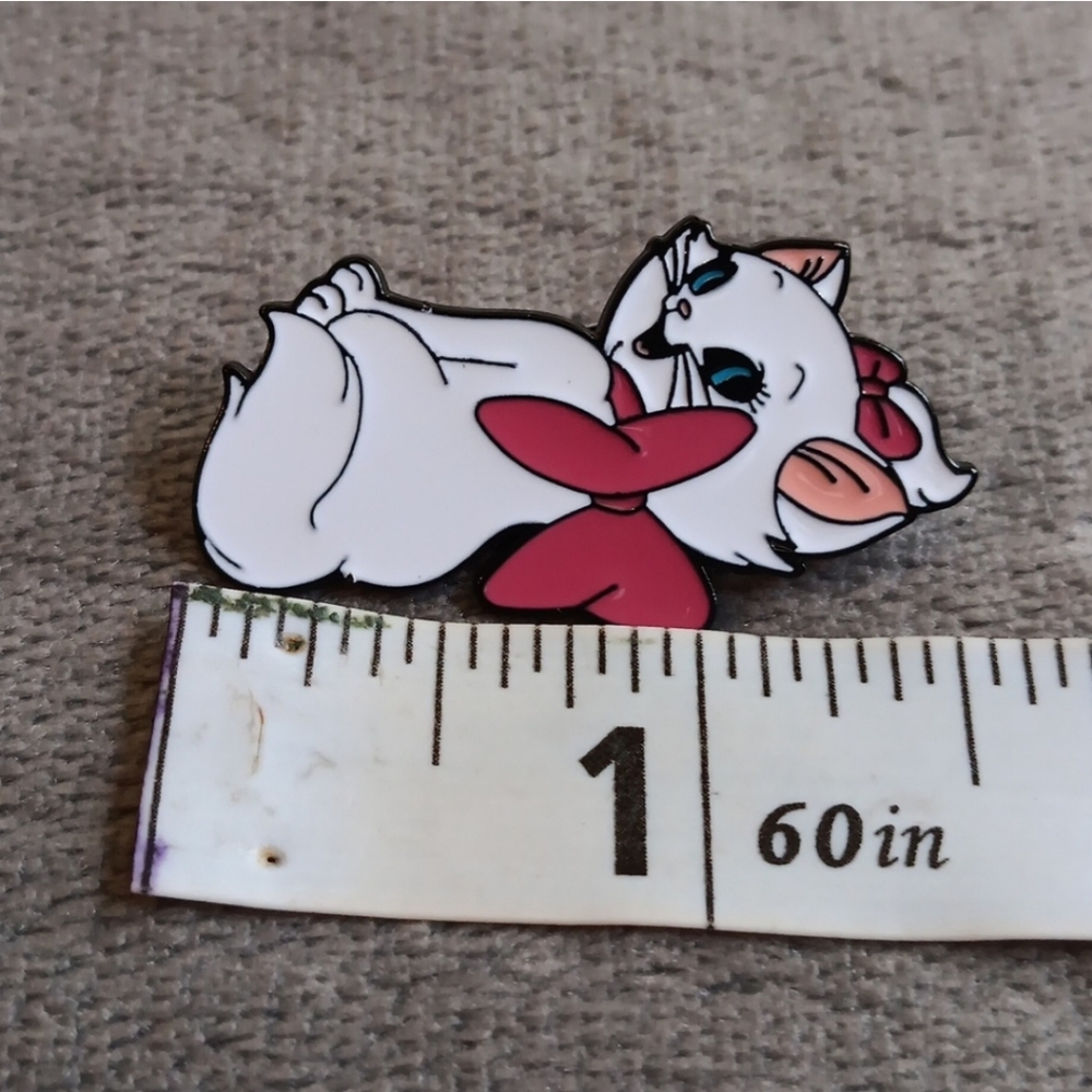 5 Marie Aristocats Character Inspired Metal Enamel Pins, 1970's Disney Cat Film - Picture 3 of 10